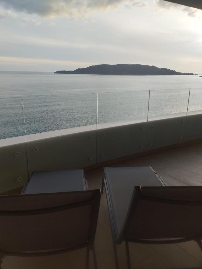 Beachfront Luxury Apartment Budva Exteriör bild