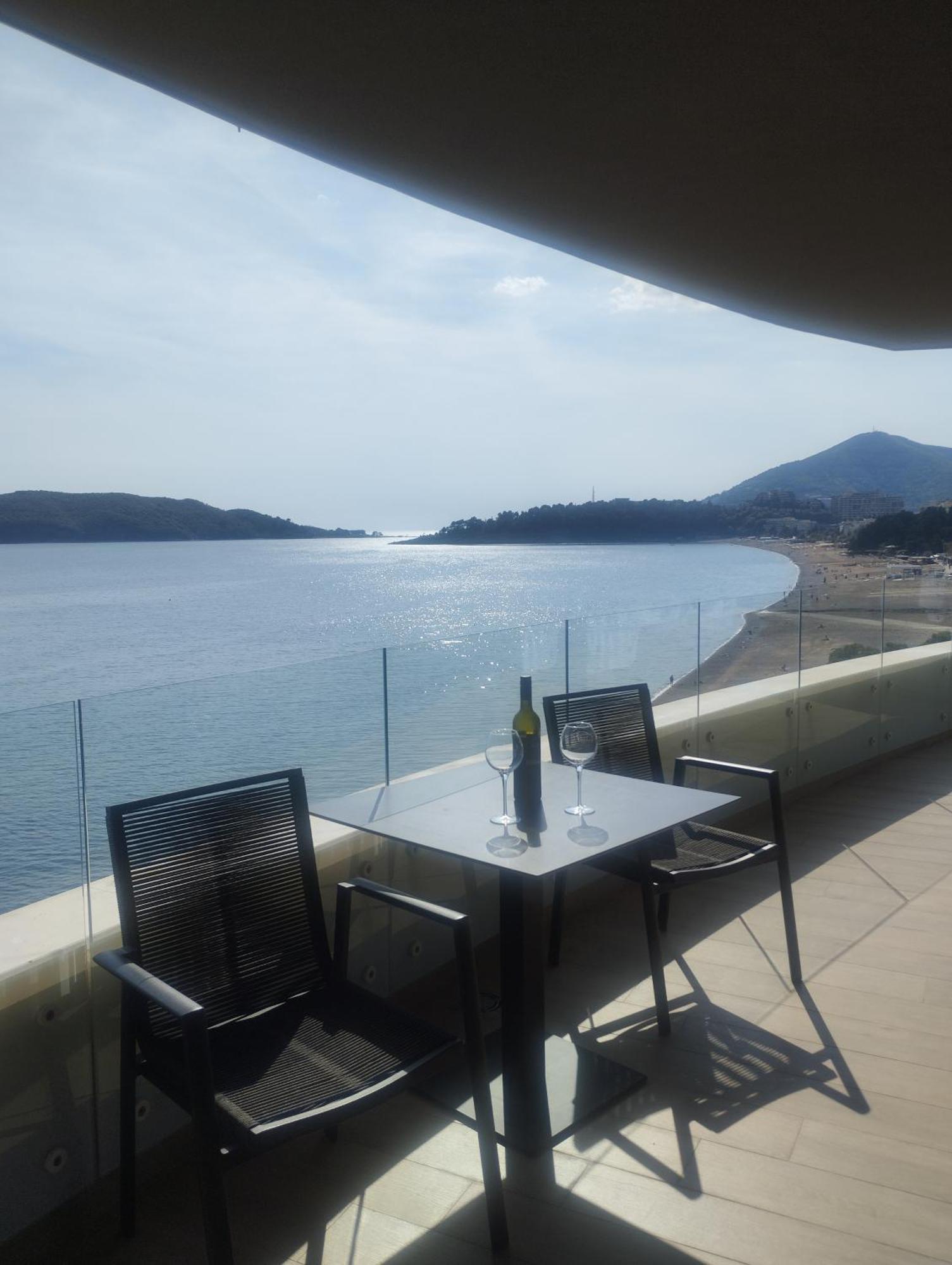 Beachfront Luxury Apartment Budva Rum bild
