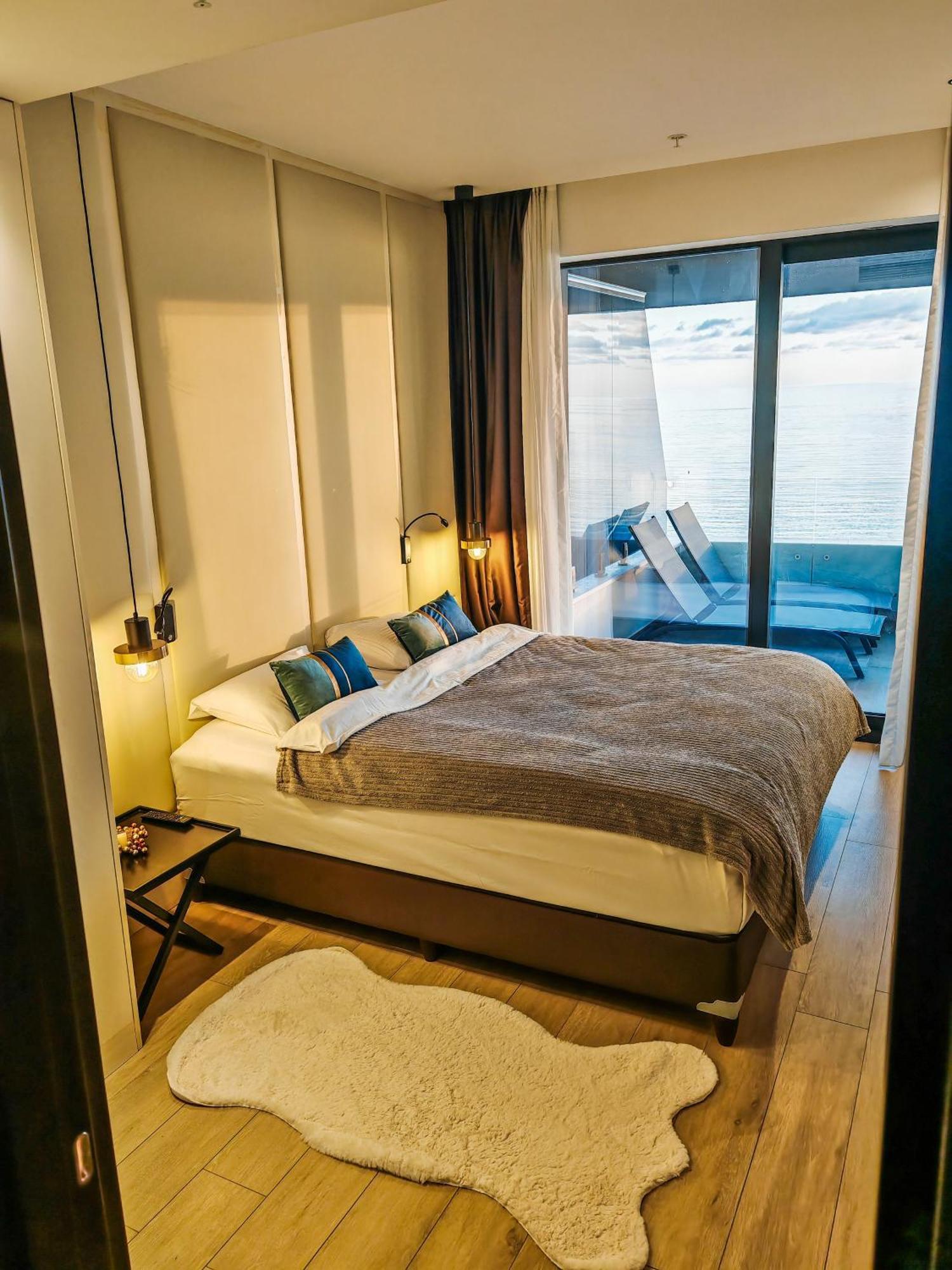 Beachfront Luxury Apartment Budva Exteriör bild