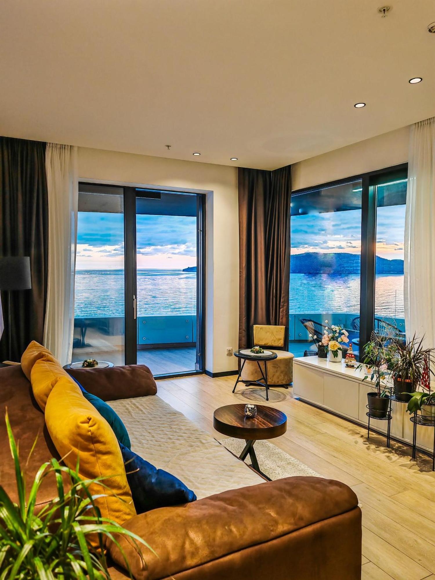 Beachfront Luxury Apartment Budva Exteriör bild